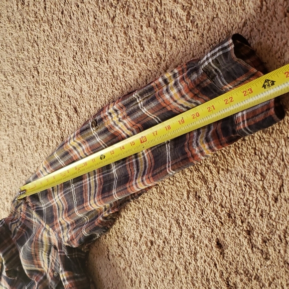 Light wt plaid button down szM - Picture 8 of 9